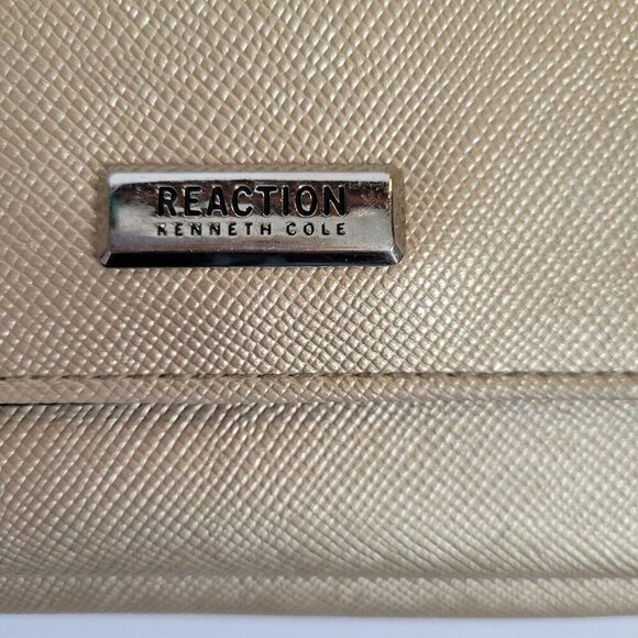 Great Kenneth Cole Reaction Women's Whitney Wallet Organizer - Gold - - Picture 2 of 6